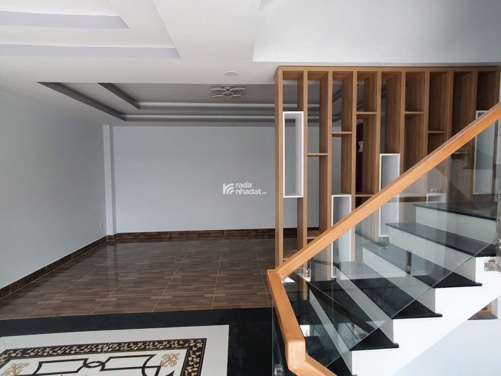 Bán nhà 70m2 ngay đường Nguyễn Hữu Hào, phường 6, Quận 4 SHR