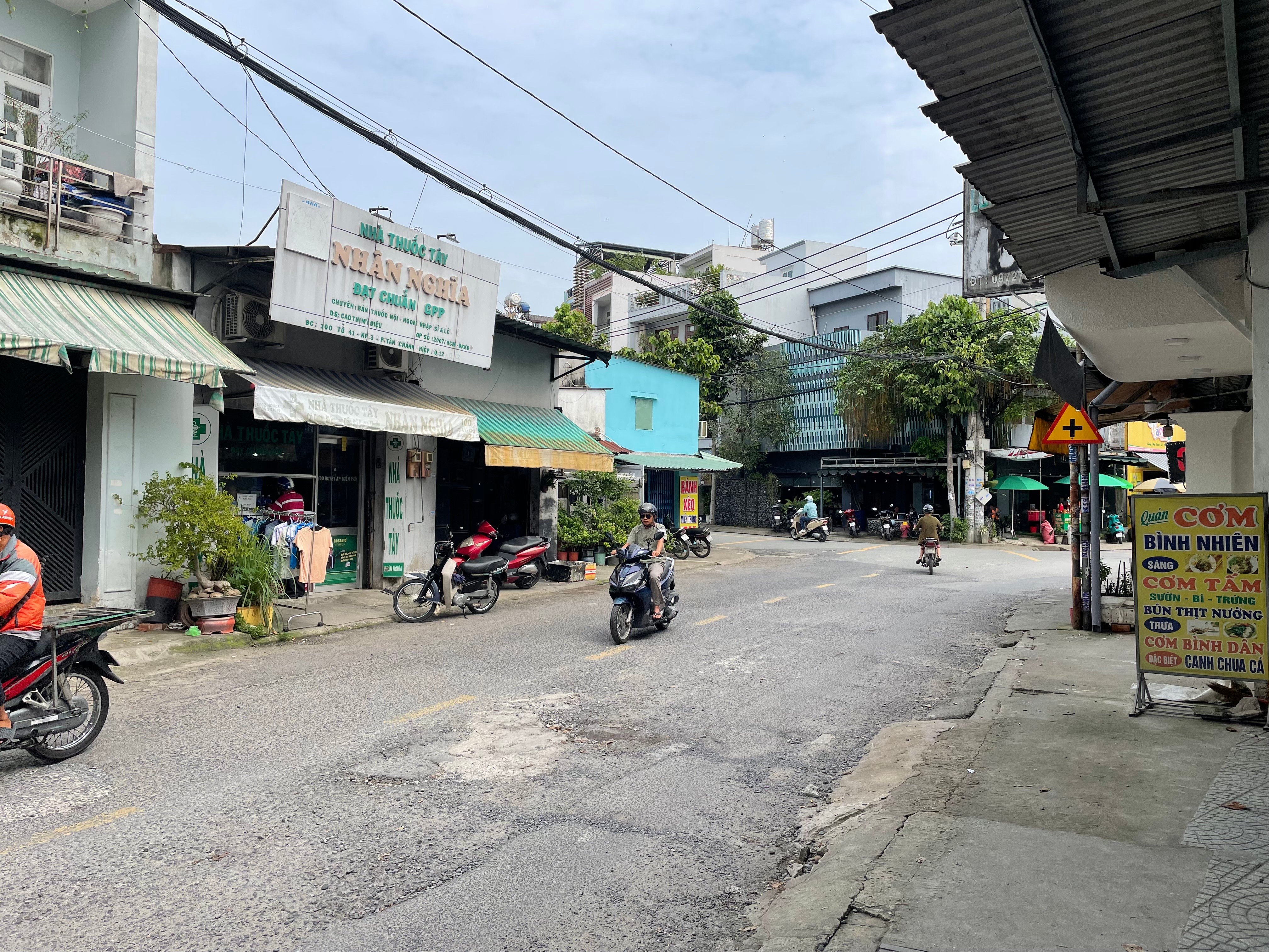 NHÀ RẺ MẶT TIỀN HUỲNH THỊ HAI – NHÀ 2 TẦNG – HẼM 10M OTO THÔNG – KINH DOANH SIÊU ĐỈNH