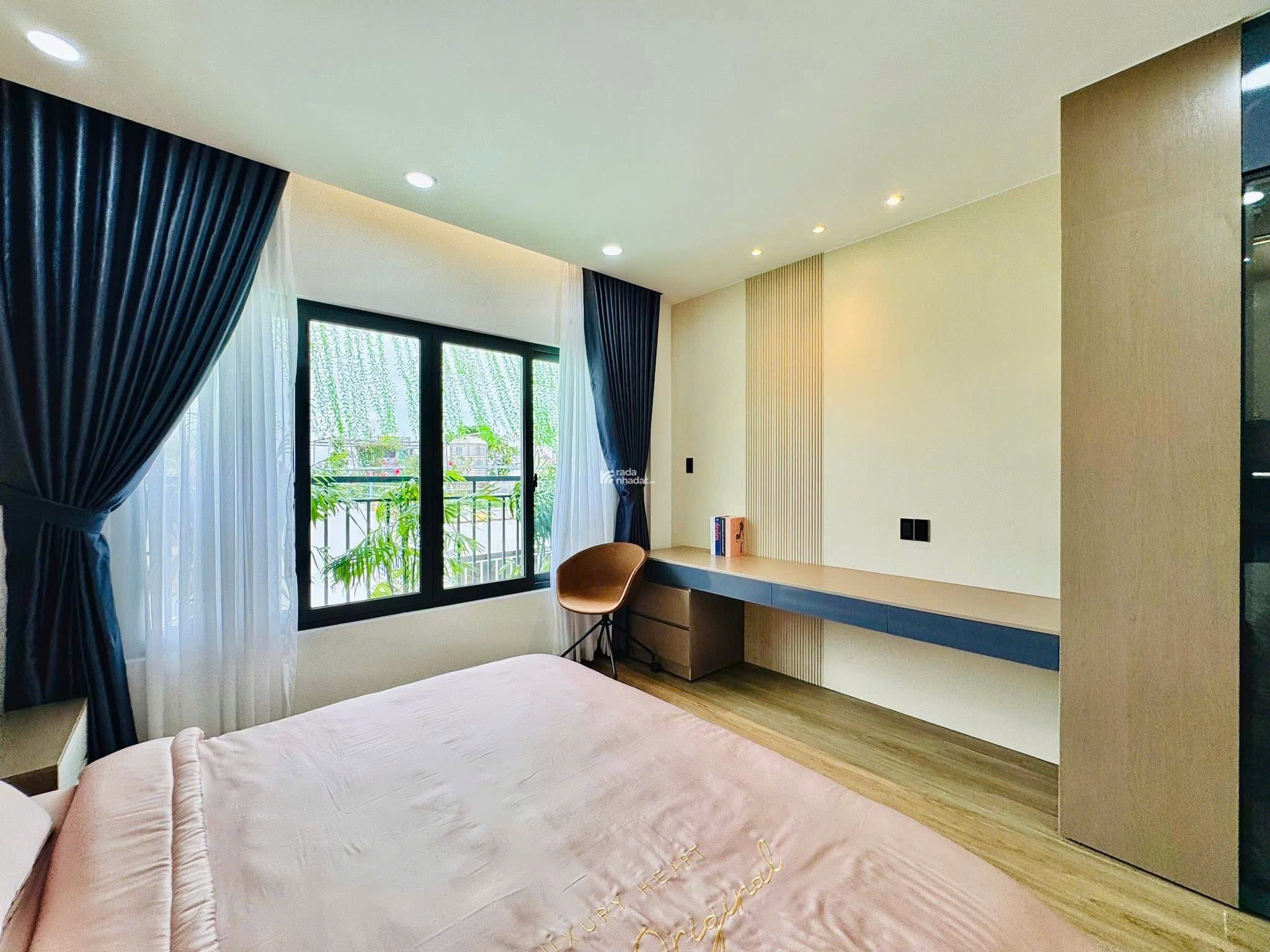 Bán nhà 549a Tân Sơn P12 Gò Vấp, DT 4x25m, 7 tầng thang máy. Giá 19,5 tỷ