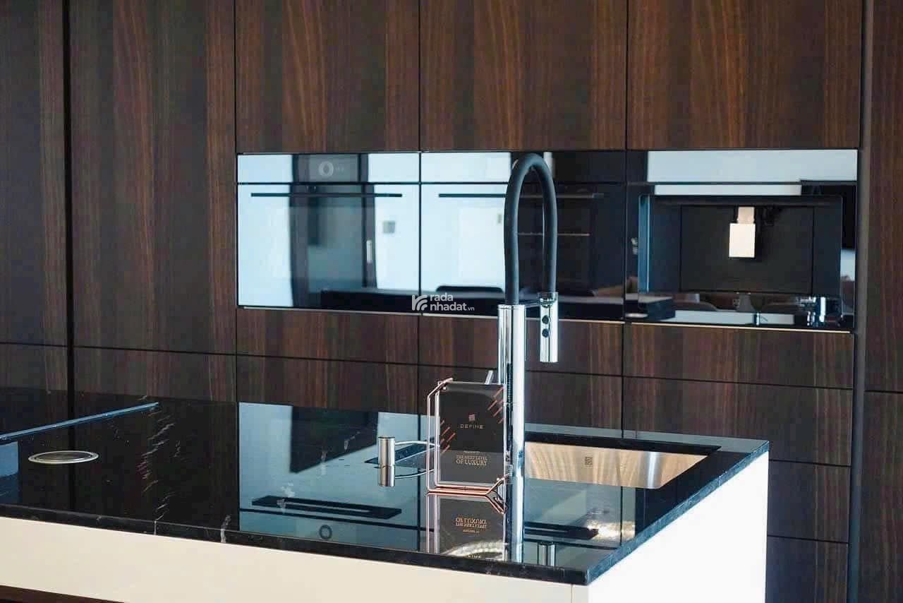 Bán gấp ch cao cấp tại The Lancaster - 20 Núi Trúc, 139m2, 3PN, BC Đông Nam liên hệ: 0975 864 ***