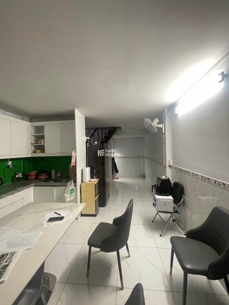 NHÀ TÂN BÌNH - PHẠM VĂN BẠCH - NGAY CỔNG NHÀ GA T3 - HXH 1 TRỤC - 68M2