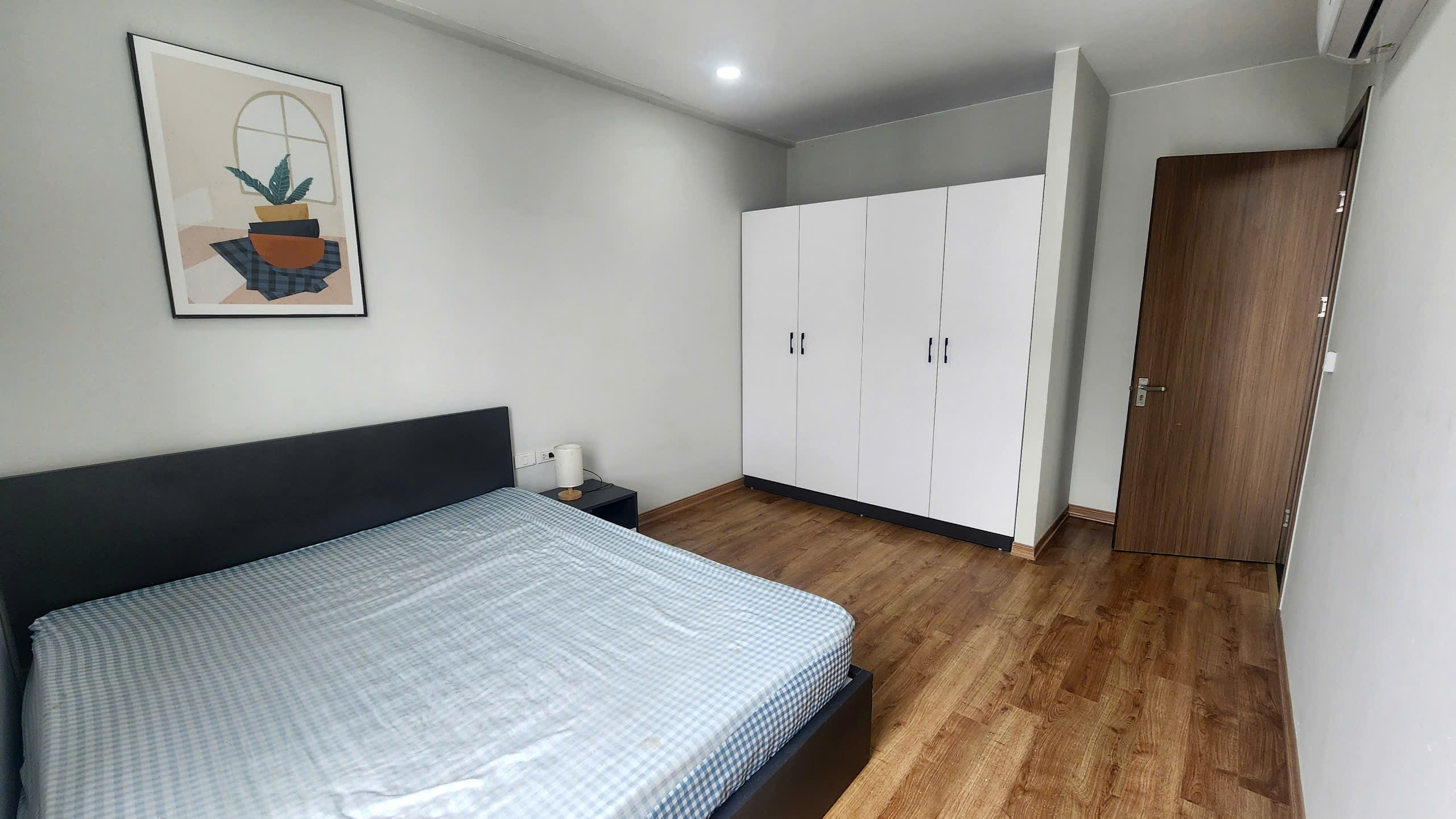 Cho thuê căn Tứ Hiệp Plaza 3 ngủ 2wc full đồ giá 9tr/ tháng