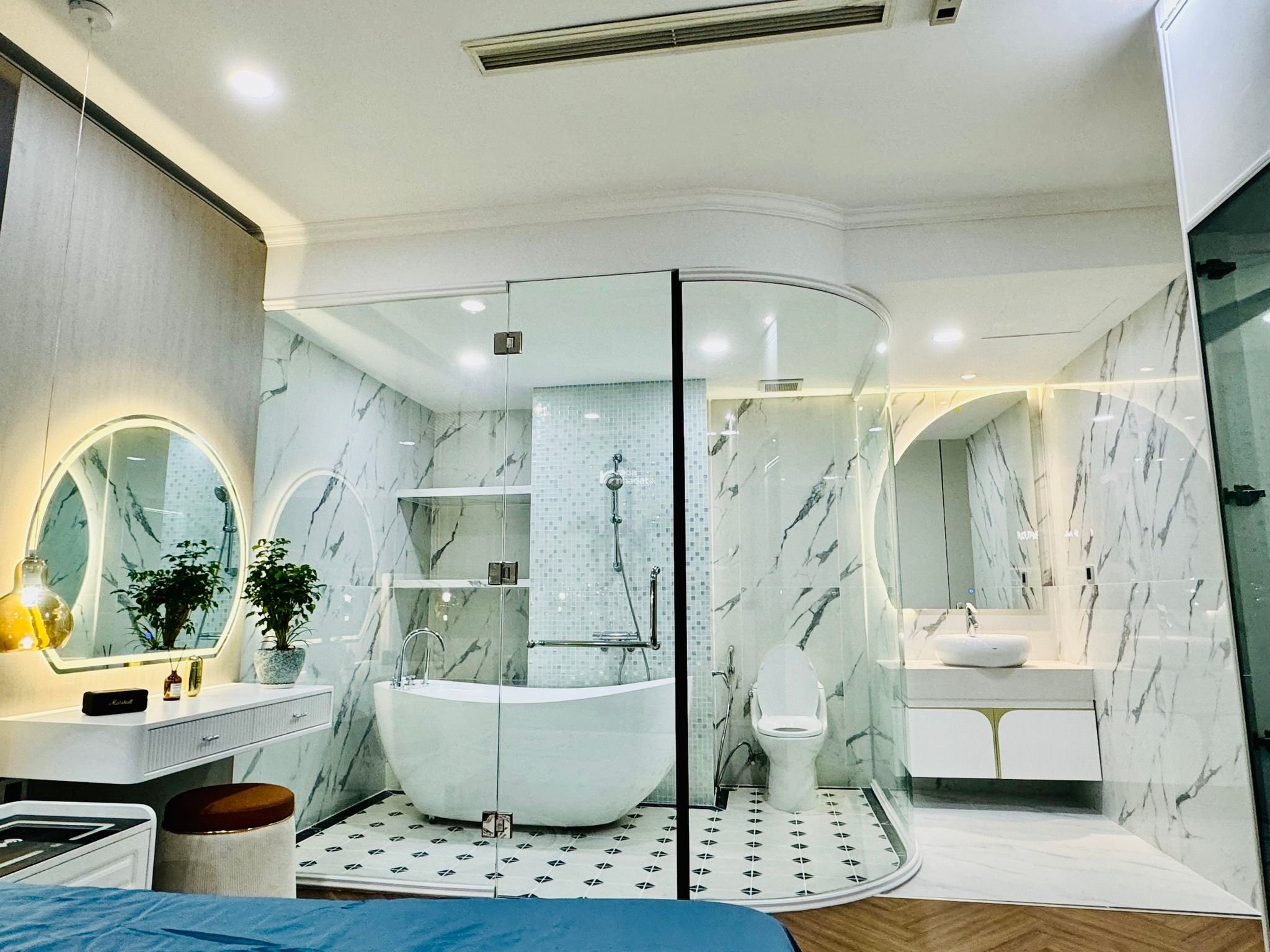 Chính chủ cho thuê 3PN giá 28 triệu, view đẹp, thẻ pass xem nhà. Liên hệ Mỹ Chi