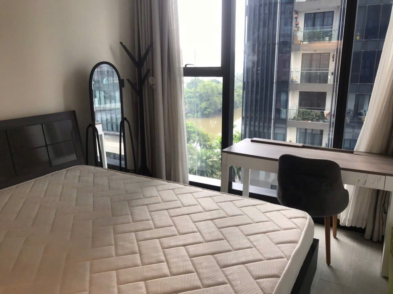 Bán căn hộ Vinhomes Golden River Aqua 3 - 119m2 - Full nội thất - View sông - Sổ hồng