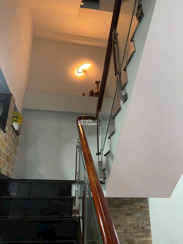 79M2 - 3 Tầng - PHẠM VĂN ĐỒNG p3 GV HXH (6Mx15M2) THÔNG - HOÀN CÔNG - NỞ HẬU TÀI LỘC