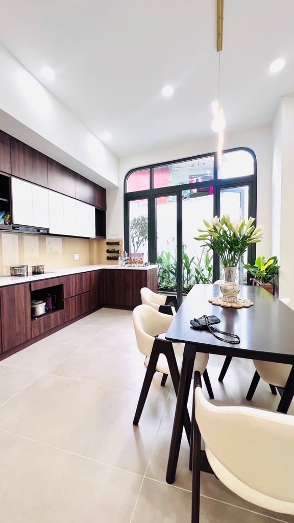 Bán nhà Quận 7 nhà 3 tầng 3 phòng ngủ 66m2 thổ cư ngang 4.2m dài 16m chỉ 8 tỷ nhỉnh