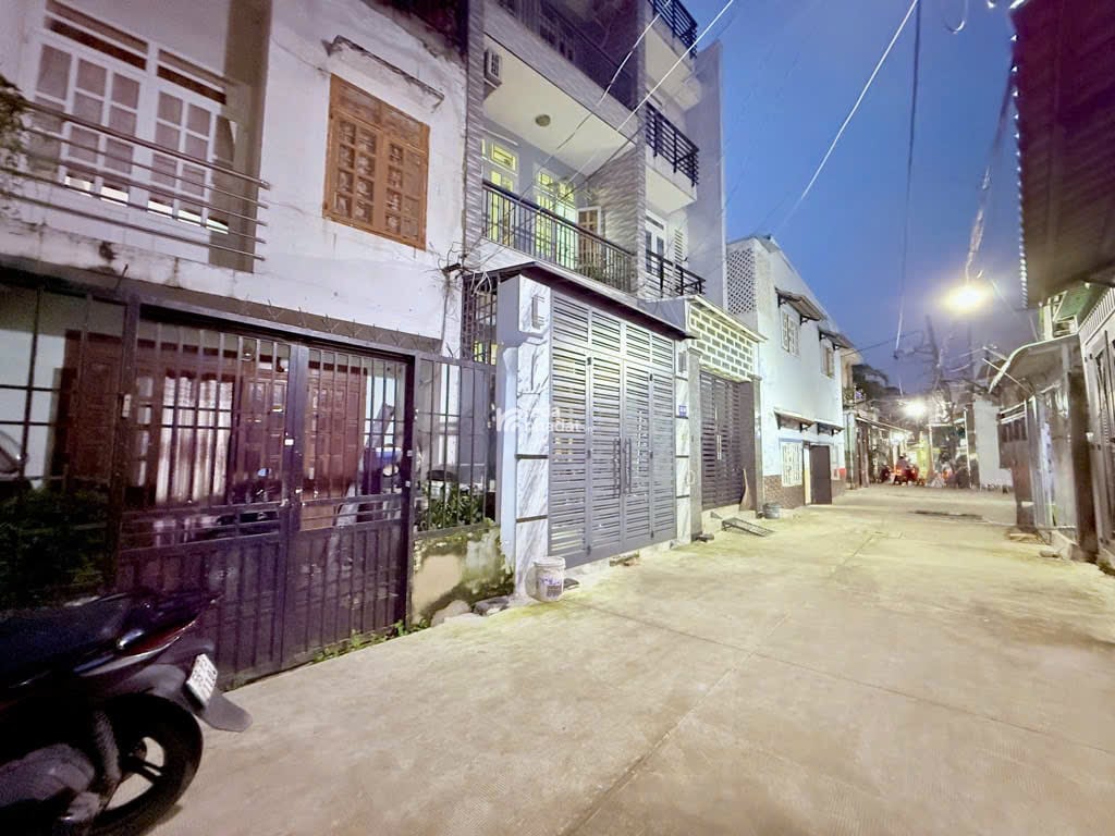 Nhà 2 tầng  Giá tốt 6.8 Tỷ  81m2  hẻm 4m sát mặt tiền Huỳnh Văn Nghệ  P15  Tân Bình 