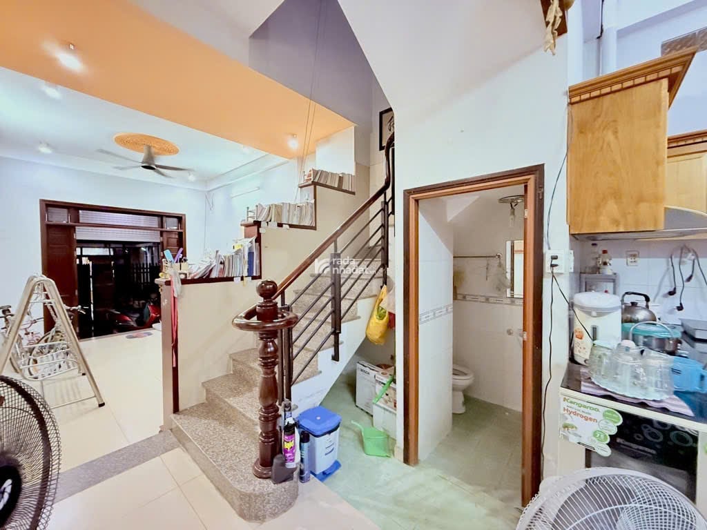 Nhà 2 tầng  Giá tốt 6.8 Tỷ  81m2  hẻm 4m sát mặt tiền Huỳnh Văn Nghệ  P15  Tân Bình 