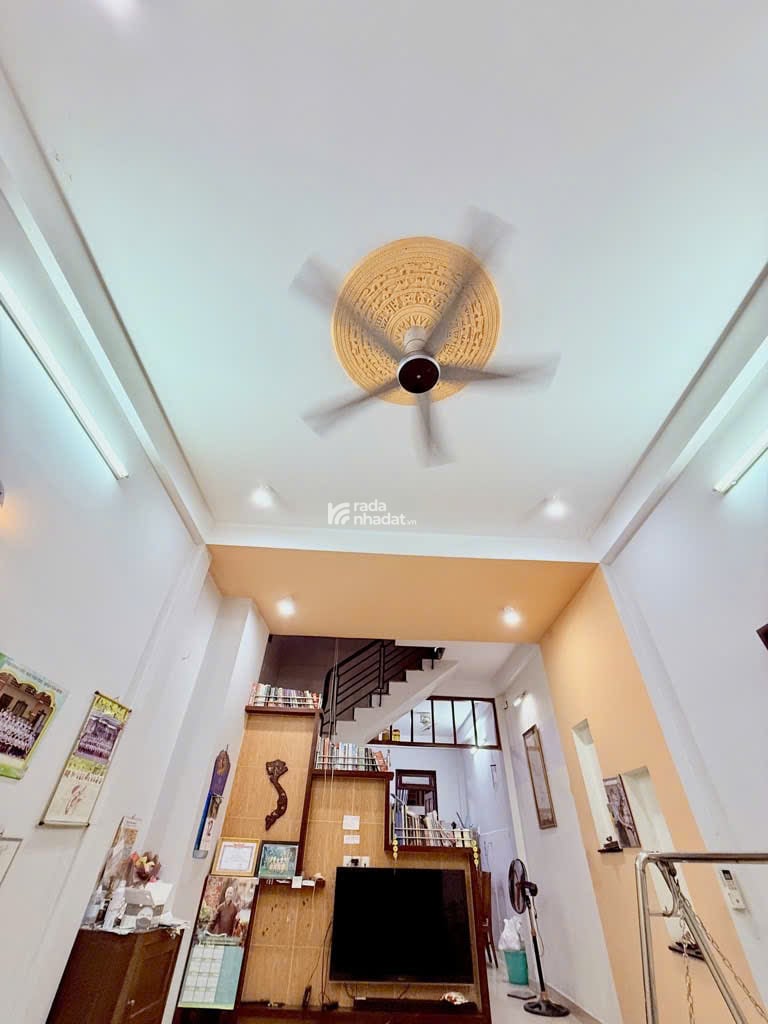 Nhà 2 tầng  Giá tốt 6.8 Tỷ  81m2  hẻm 4m sát mặt tiền Huỳnh Văn Nghệ  P15  Tân Bình 