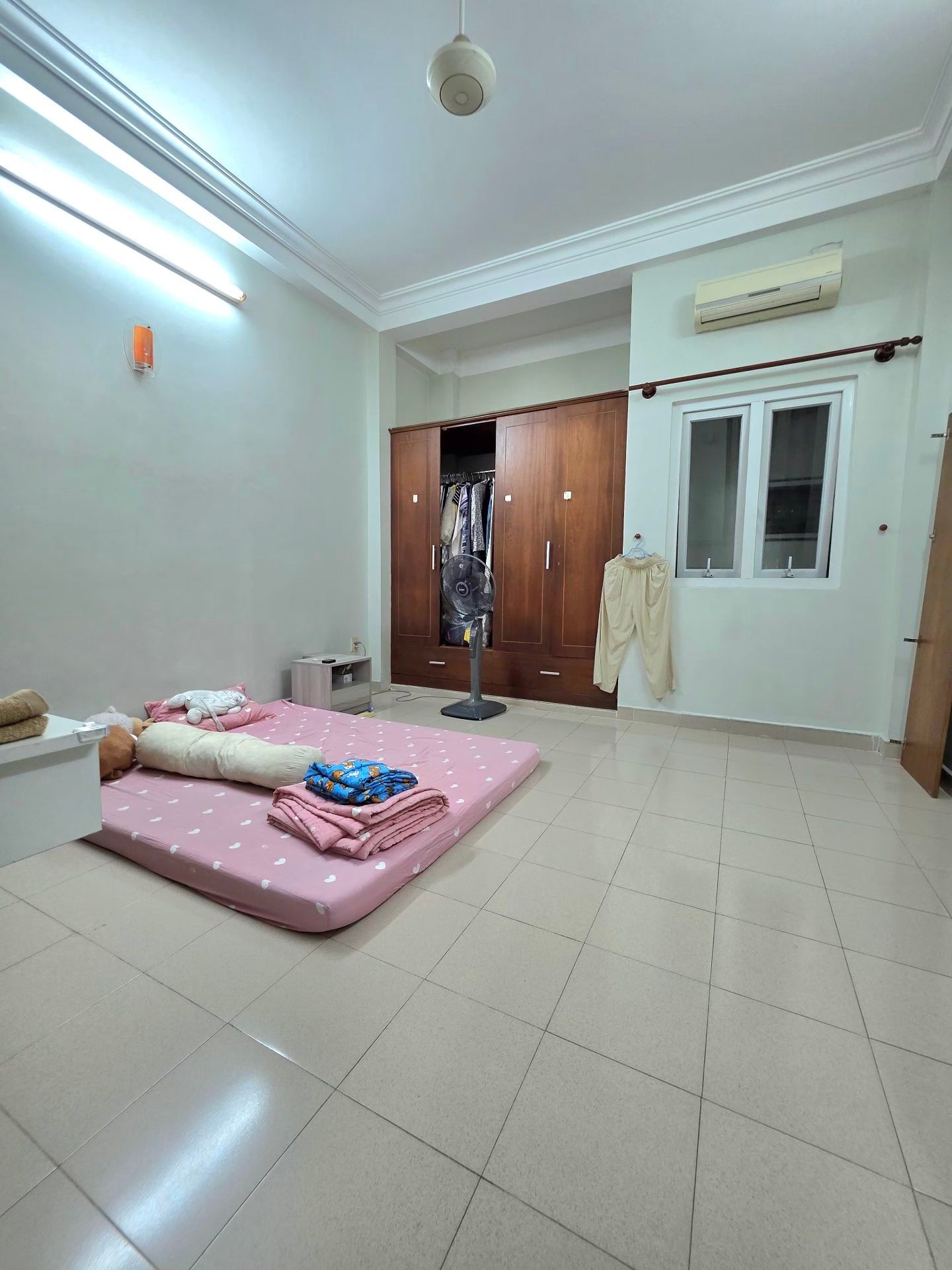 Hẻm 8m Lê Sát, gần chợ Tân Hương - Aeon Mall, 100m2, 4 tầng, 6PN, Chỉ 10.9 tỷ