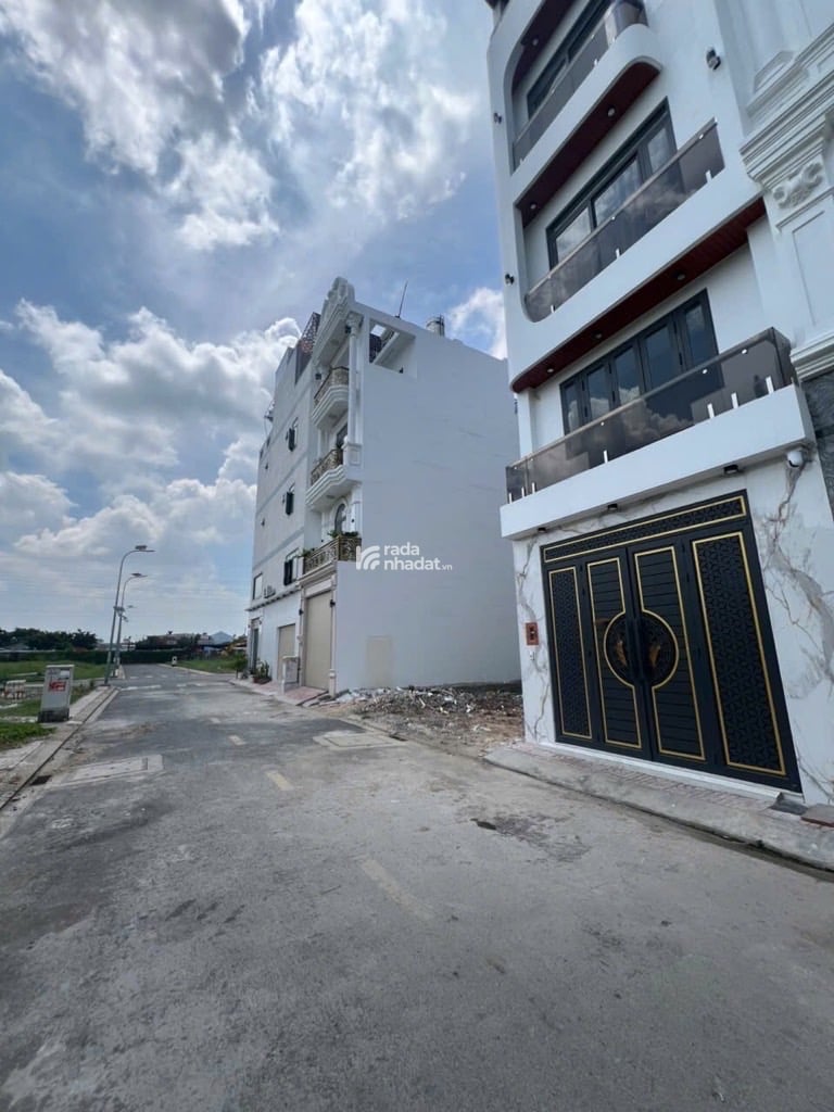 Bán nhà khu phân lô đồng bộ bình hưng hoà b