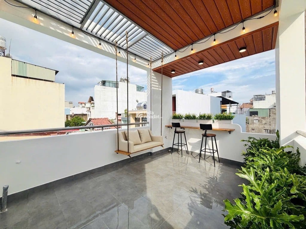 SIÊU VỊ TRÍ XE HƠI 6M THÔNG - 3 TẦNG BTCT - 3PN - GẦN SIÊU THỊ EMART & GA T3 - NHỈNH 5 TỶ