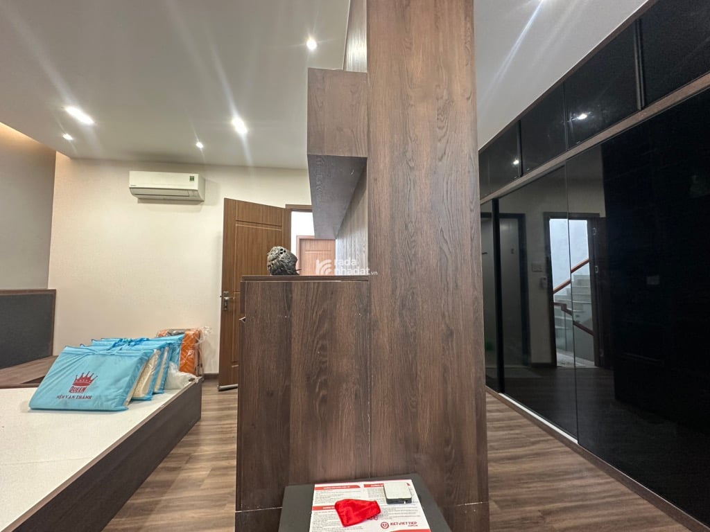 BÁN BIỆT THỰ MINI NGUYỄN QUÝ YÊM 90M2 4 TẦNG CHỈ 7.8 TỶ HẺM 8M NGANG KHỦNG 6.75M NỘI THẤT CAO CẤP