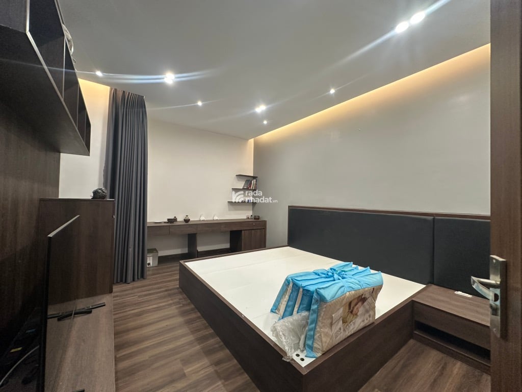 BÁN BIỆT THỰ MINI NGUYỄN QUÝ YÊM 90M2 4 TẦNG CHỈ 7.8 TỶ HẺM 8M NGANG KHỦNG 6.75M NỘI THẤT CAO CẤP