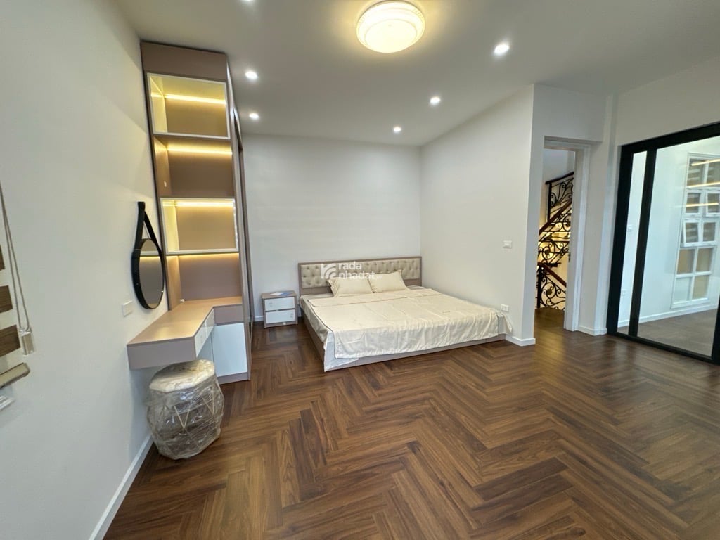 Bán Á Hậu Hồng Tiến - Biệt Thự Mini - Lô Góc 3 Thoáng