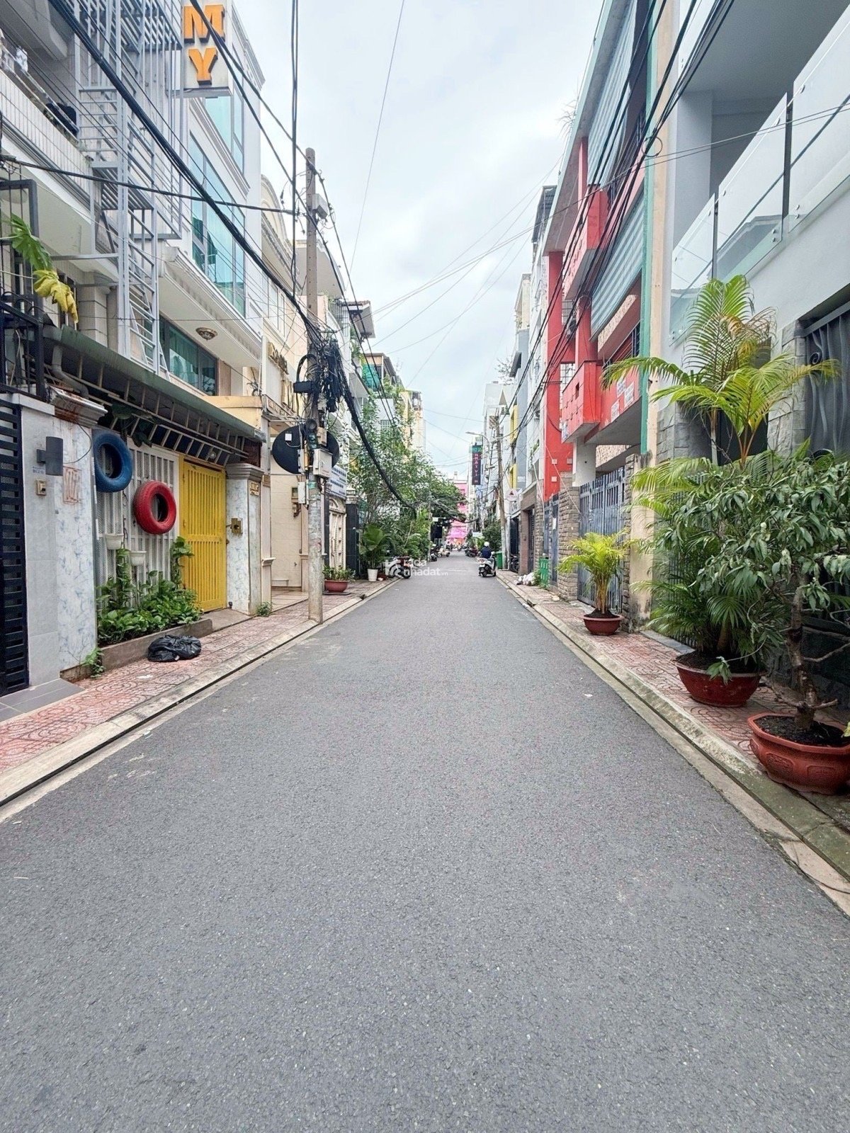 NHÀ NẰM TRONG KHU VĂN PHÒNG - SPA - THẨM MỸ VIỆN - THUẬN TIỆN KINH DOANH