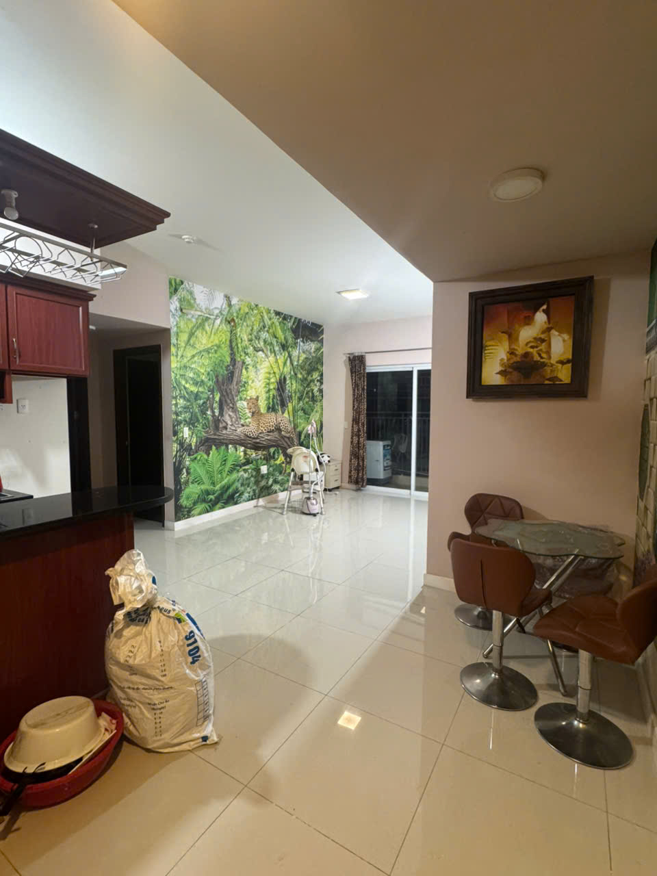 Cho thuê căn hộ 2PN, 2wc Giá 9tr mặt tiền Đỗ Xuân Hợp, P. Phươc Long Tp.HCM