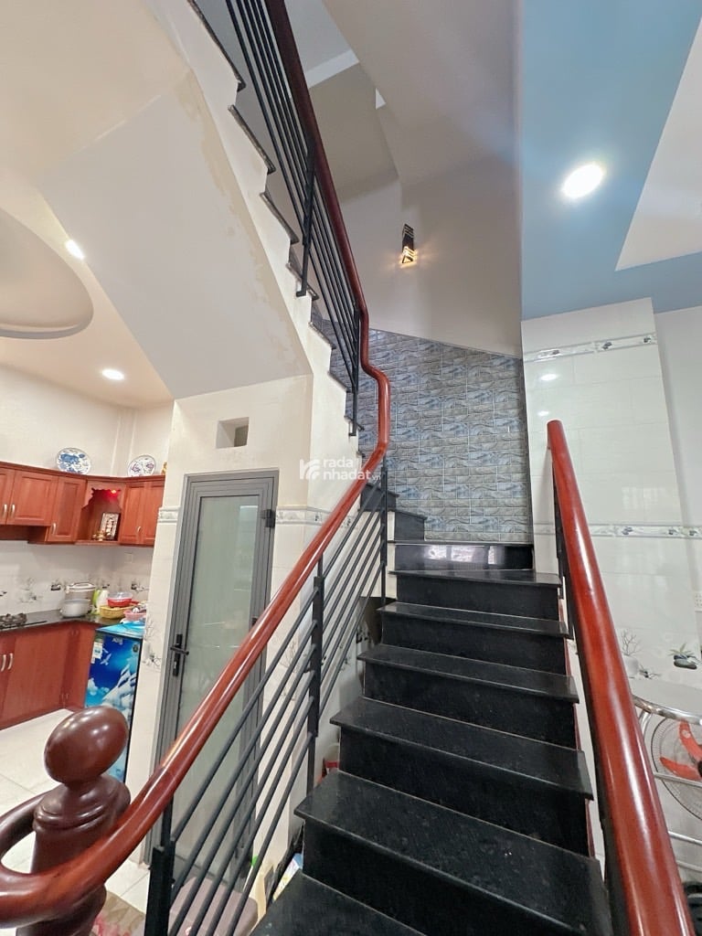 BÁN GẤP NHÀ SÁT MT Lê TRỌNG TẤN TÂN PHÚ (5*23) HXT 7..X TỶ