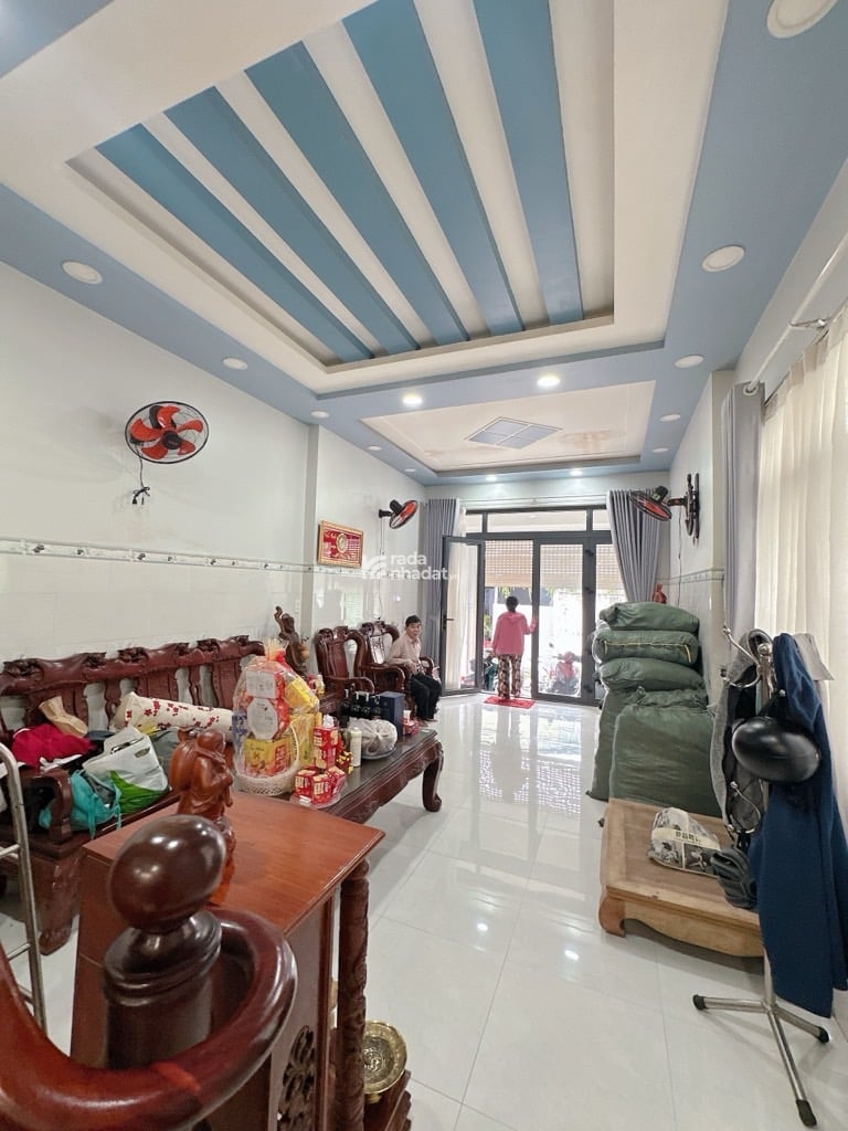BÁN GẤP NHÀ SÁT MT Lê TRỌNG TẤN TÂN PHÚ (5*23) HXT 7..X TỶ