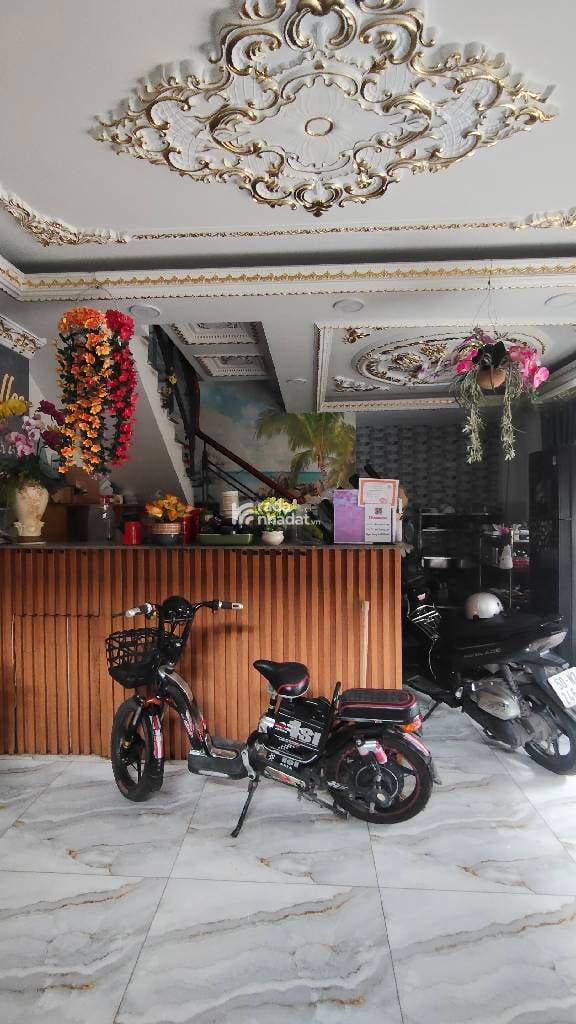 BÌNH TÂN- BÁN  NHÀ  GÓC 2 MT KD CÓ DÒNG TIỀN 12TRIỆU 1 THÁNG .DT 5.7x 11.4
