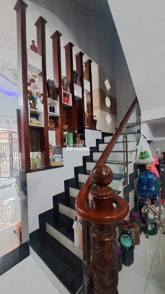 Bán nhà Trần Xuân Soạn; 47m2; 3 tầng; 4PN; thu nhập 12tr/tháng; sổ hồng