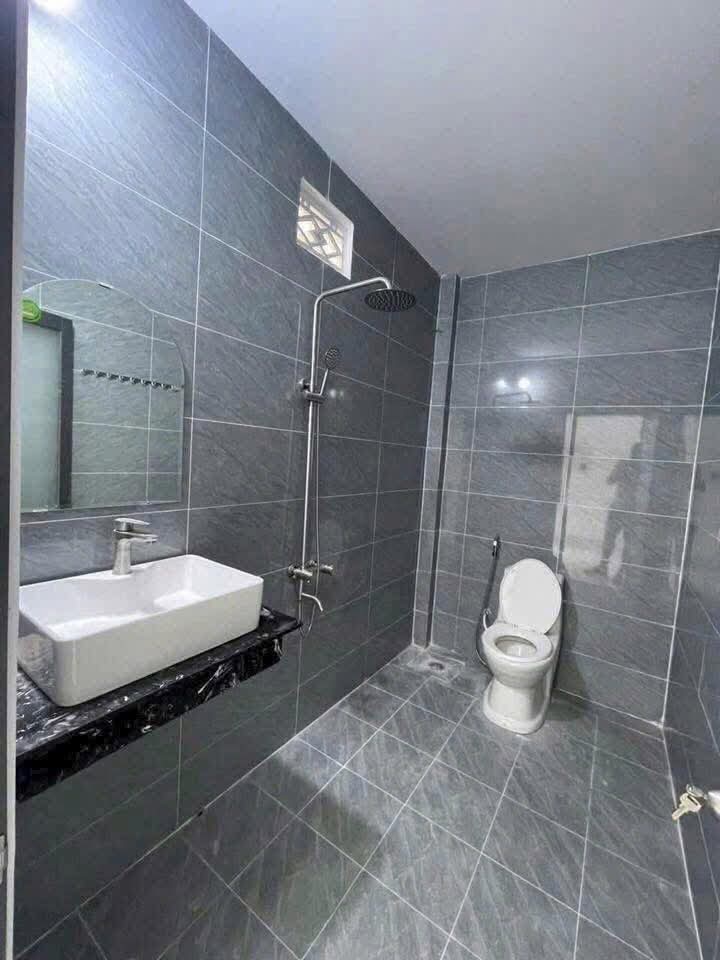 BÁN NHÀ ĐẸP BÌNH CHÁNH  DỌN VÀO Ở NGAY     Sổ hồng riêng hỗ trợ vay ngân