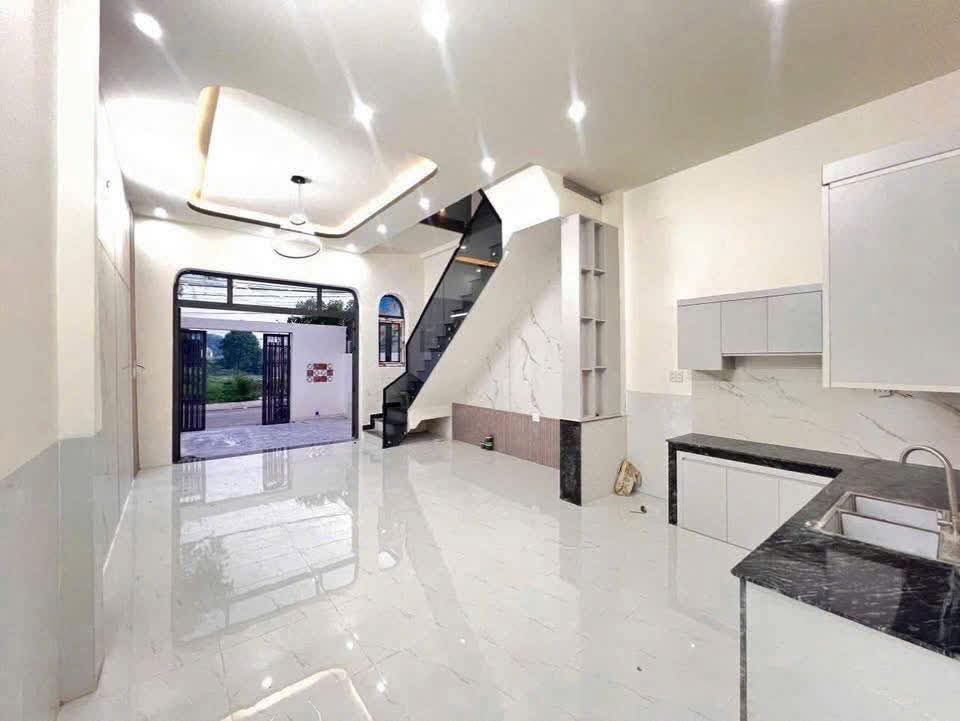 BÁN NHÀ ĐẸP BÌNH CHÁNH  DỌN VÀO Ở NGAY     Sổ hồng riêng hỗ trợ vay ngân