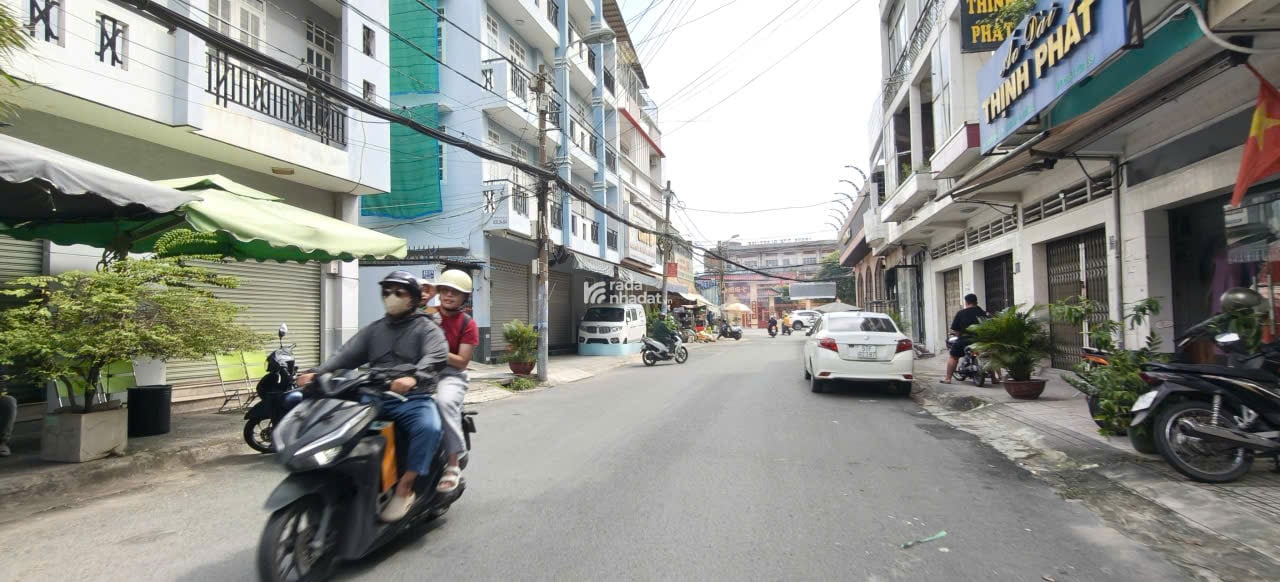 Cơ hội sở hữu nhà phố 4 tầng  lửng trên mặt tiền đường 8.5m tại Trung tâm Linh Tây, Thủ Đức