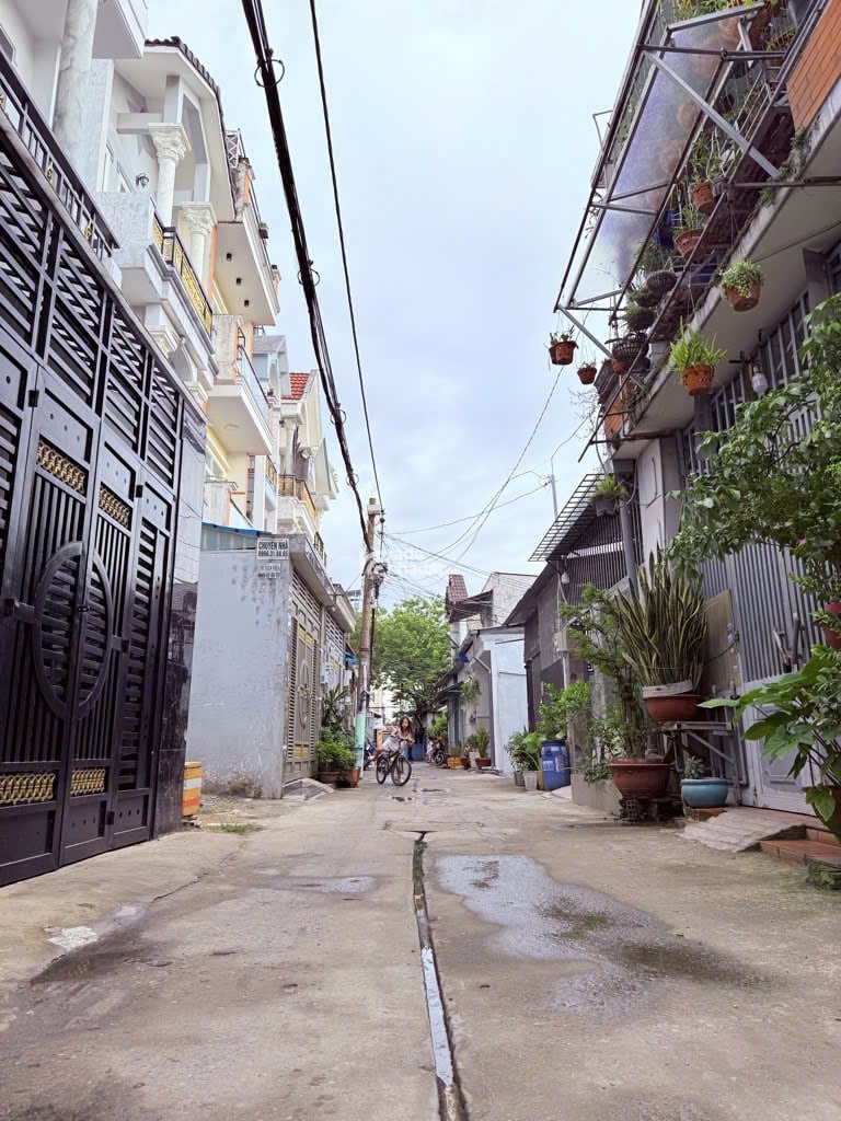Lô đất đẹp  Diện tích to giá  mềm Cạnh chợ Hiệp Thành Quận 12 hẻm 5m thông  5.6x18m 4.6 Tỷ 