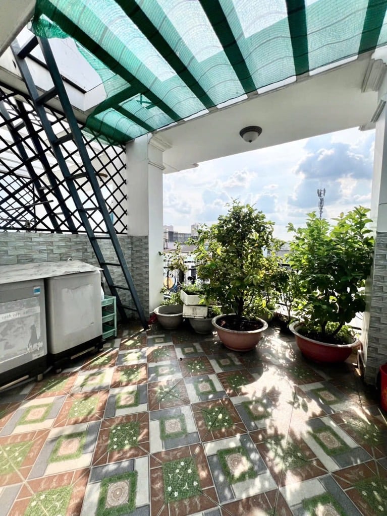 - Đường nhựa 8m, khu cao tầng dân trí cao, gần trường tiểu học Phù Đổng, chợ Gò Xoài