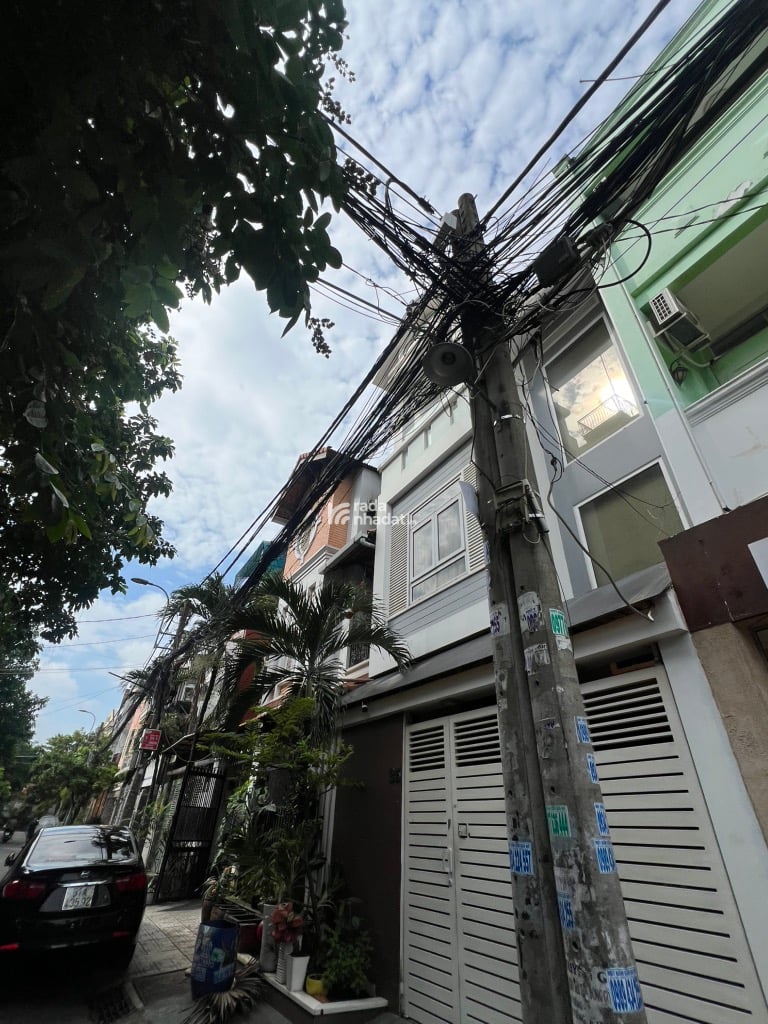 NHÀ MẶT TIỀN, KHU PHÂN LÔ ĐỒNG BỘ CAO TẦNG; GẦN PHẠM VĂN ĐỒNG 6X20 CHỈ 12,5 TỶ.