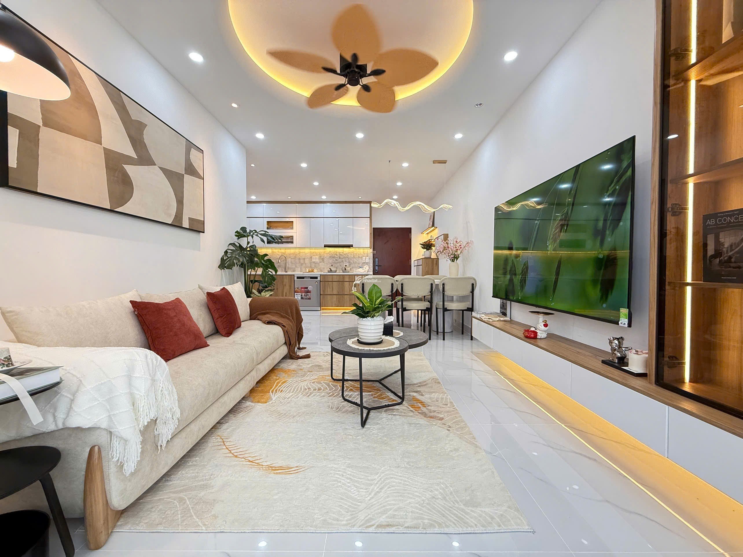 Bán nhanh căn hộ Sky garden 2, nhà mới 100/100, PMH, Q7, 3PN full nội thất, giá chỉ 6,6 tỷ 