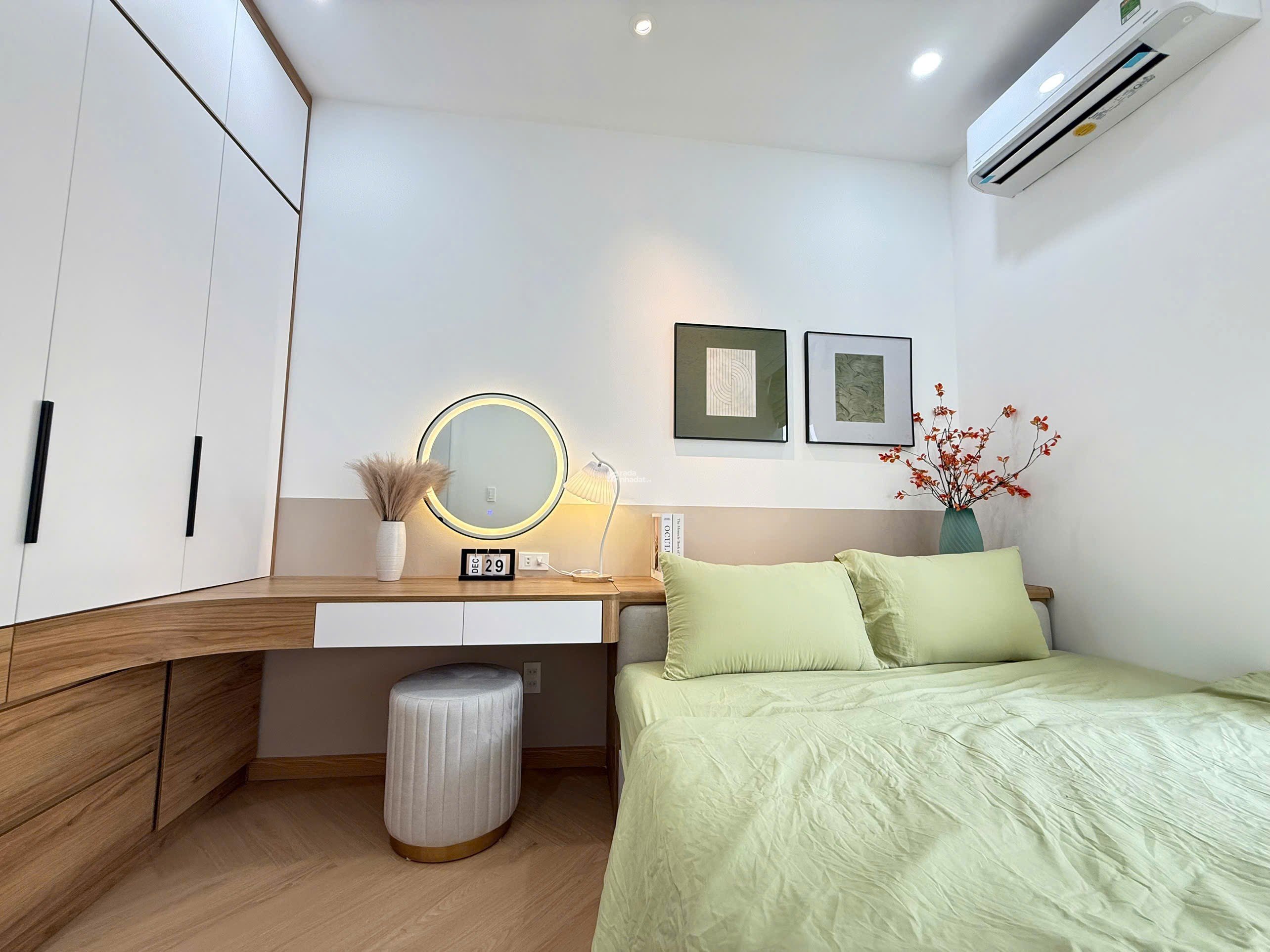 Bán nhanh căn hộ Sky garden 2, nhà mới 100/100, PMH, Q7, 3PN full nội thất, giá chỉ 6,6 tỷ 