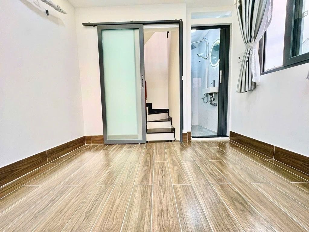 NHÀ 4 TẦNG BTCT - 3PN - HẺM THÔNG - GẦN CHỢTân Hoà Đông Phường 14 Quận 6Giá 2,550 tỷMô tả:Diện tích