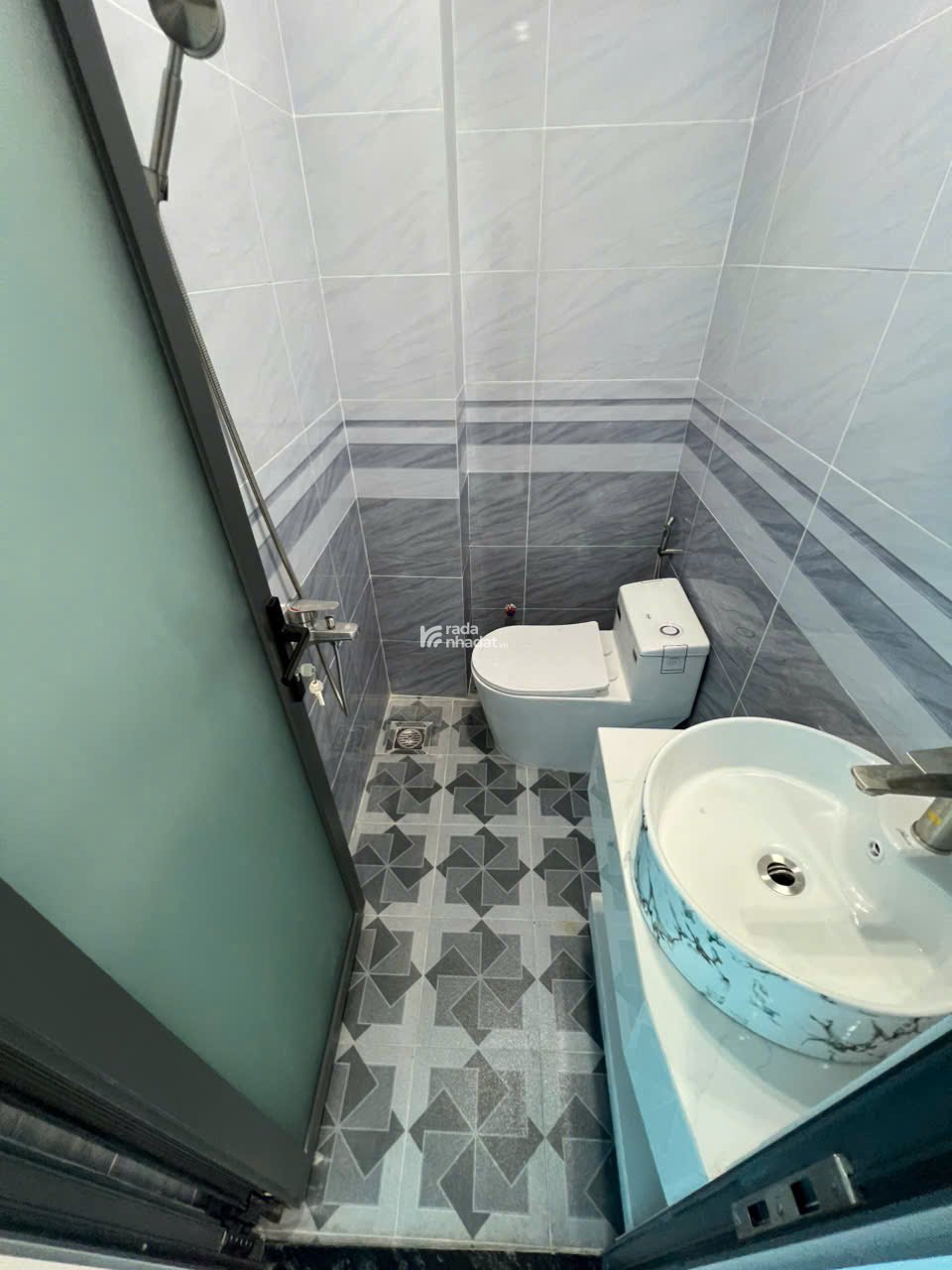 BÁN NHÀ MỚI HẺM Ô TÔ ĐIỆN BIÊN PHỦ - 5 tầng - 6.8 tỷ 