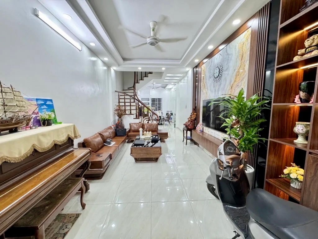 BÁN NHÀ PHÂN LÔ GIẢI PHÓNG - 50M2 x 4 TẦNG - NGÕ Ô TÔ - GẦN HỒ - THIẾT KẾ HIỆN ĐẠI