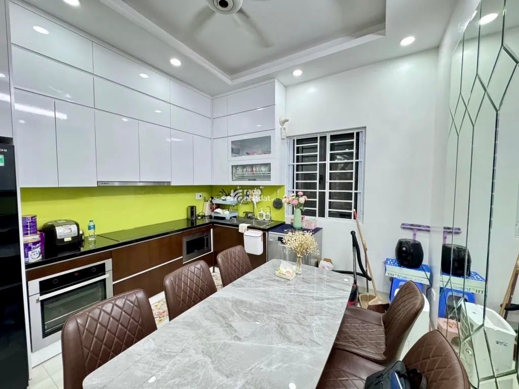 BÁN NHÀ PHÂN LÔ GIẢI PHÓNG - 50M2 x 4 TẦNG - NGÕ Ô TÔ - GẦN HỒ - THIẾT KẾ HIỆN ĐẠI