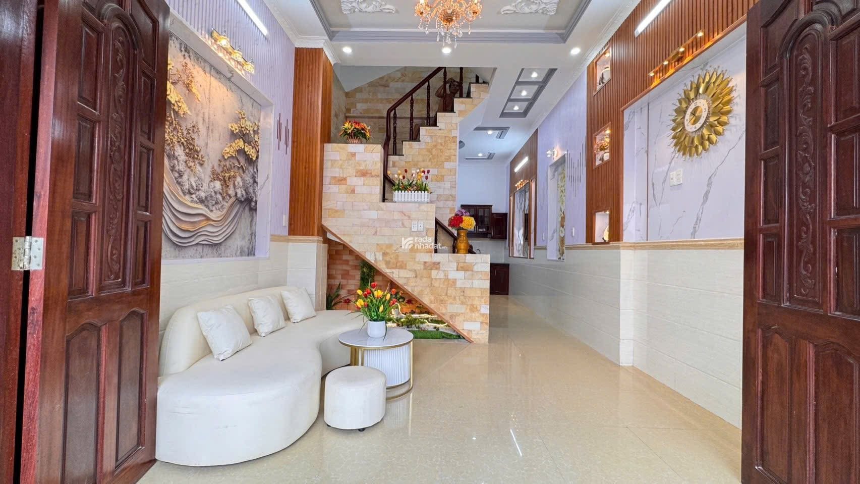 Cực hiếm khu vực quận 7, Diện tích khủng ngang 4m, Mặt tiền hẻm ô tô, chỉ 2 tỷ 590 thương lượng  