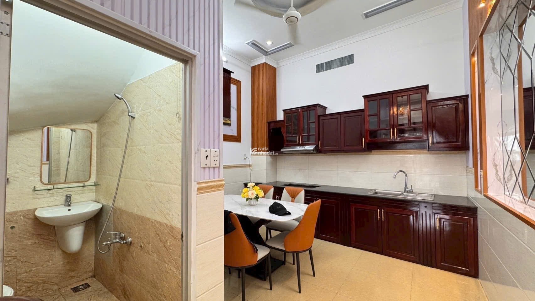 Cực hiếm khu vực quận 7, Diện tích khủng ngang 4m, Mặt tiền hẻm ô tô, chỉ 2 tỷ 590 thương lượng  