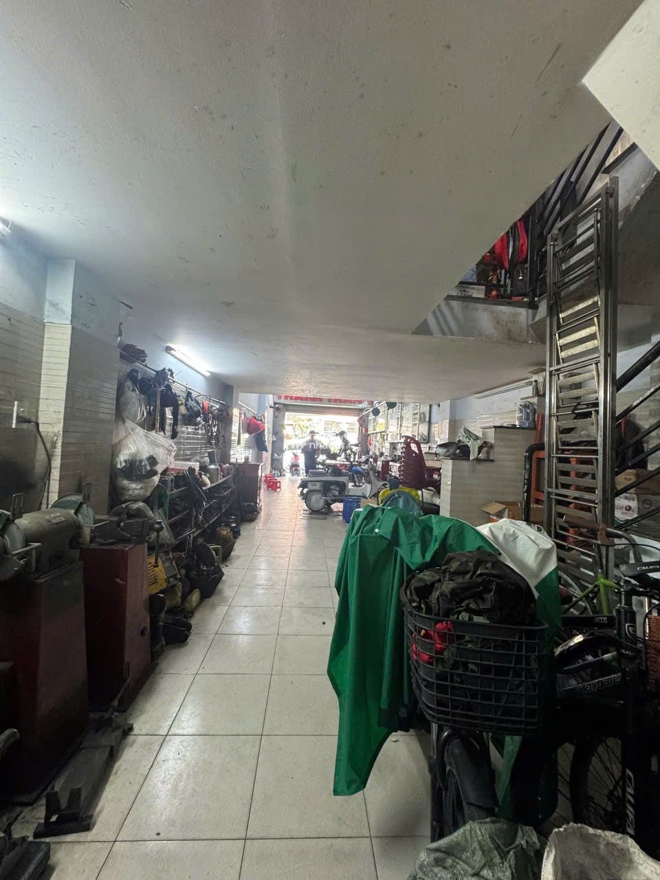 Nhà MTKD Hà Thị Đát, 65m2, 4 tầng, chỉ 10.8 tỷ TL, Vị trí sầm uất