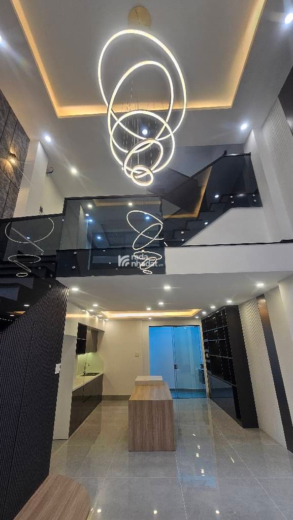 KHU BIỆT THỰ 51M2 X 6 TẦNG - NỞ HẬU - H.CÔNG - CHO THUÊ BÈO TỐT - NGÃ TƯ 4 XÃ