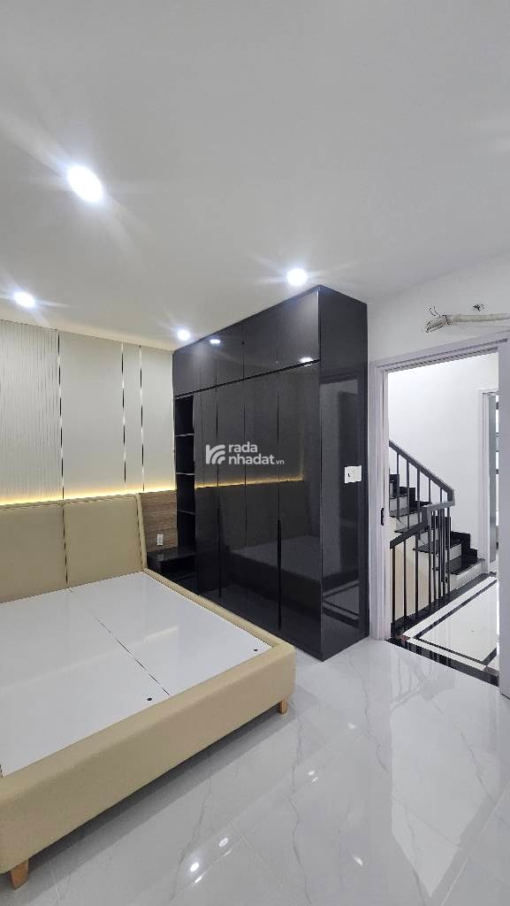 KHU BIỆT THỰ 51M2 X 6 TẦNG - NỞ HẬU - H.CÔNG - CHO THUÊ BÈO TỐT - NGÃ TƯ 4 XÃ
