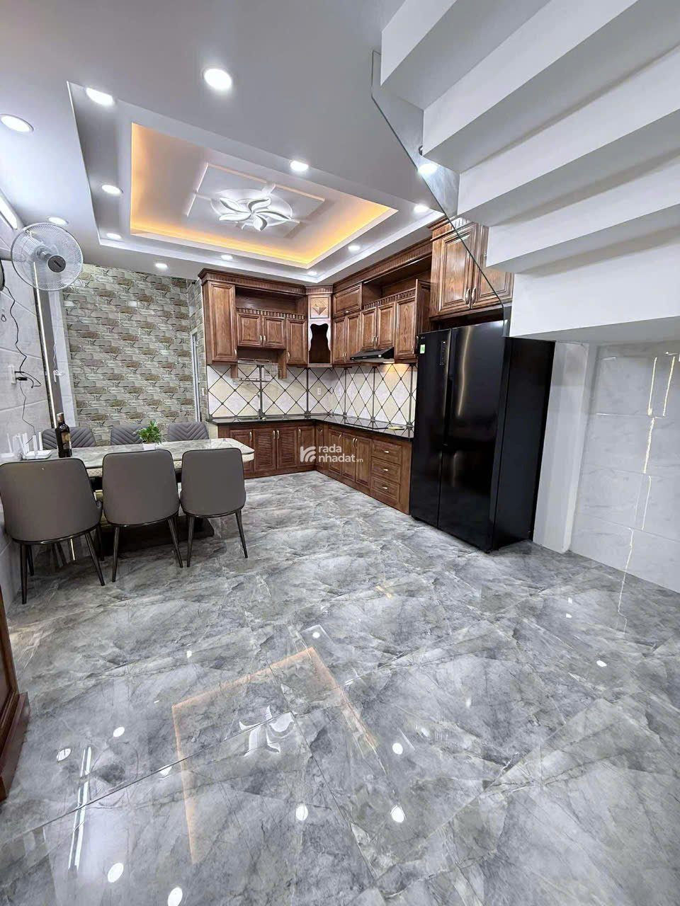HẺM OTO HOÀNG BẬT ĐẠT, P15, TÂN BÌNH -DT: 4M X 14M X 5 TẤM (54M2) Giá: 8.9 tỷ ( thương lượng)