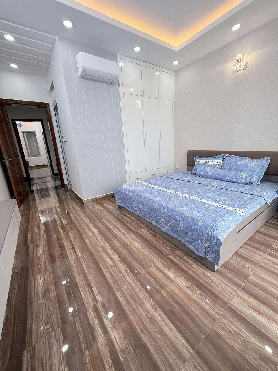 HẺM OTO HOÀNG BẬT ĐẠT, P15, TÂN BÌNH -DT: 4M X 14M X 5 TẤM (54M2) Giá: 8.9 tỷ ( thương lượng)