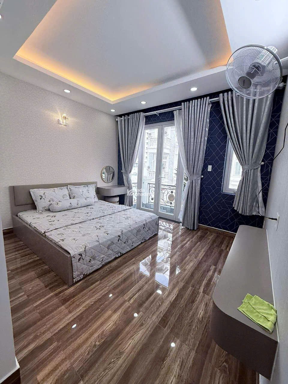 HẺM OTO HOÀNG BẬT ĐẠT, P15, TÂN BÌNH -DT: 4M X 14M X 5 TẤM (54M2) Giá: 8.9 tỷ ( thương lượng)