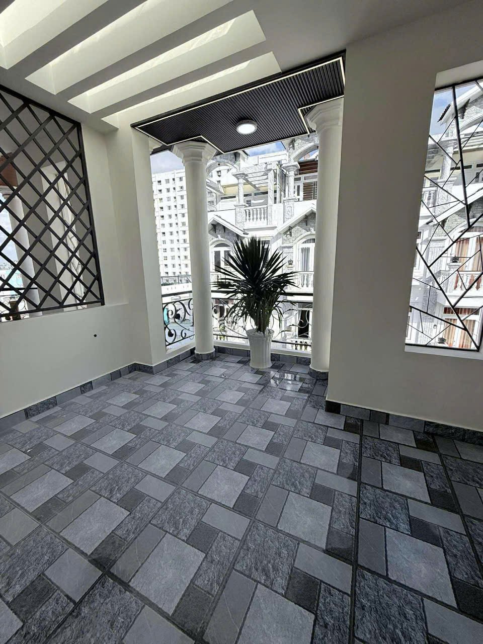 HẺM OTO HOÀNG BẬT ĐẠT, P15, TÂN BÌNH -DT: 4M X 14M X 5 TẤM (54M2) Giá: 8.9 tỷ ( thương lượng)