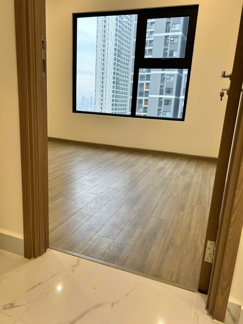 Bán căn 2PN Glory Heights  Vin Q9 DT 59m2 View Đông Bắc. Chỉ 3,35 tỷ