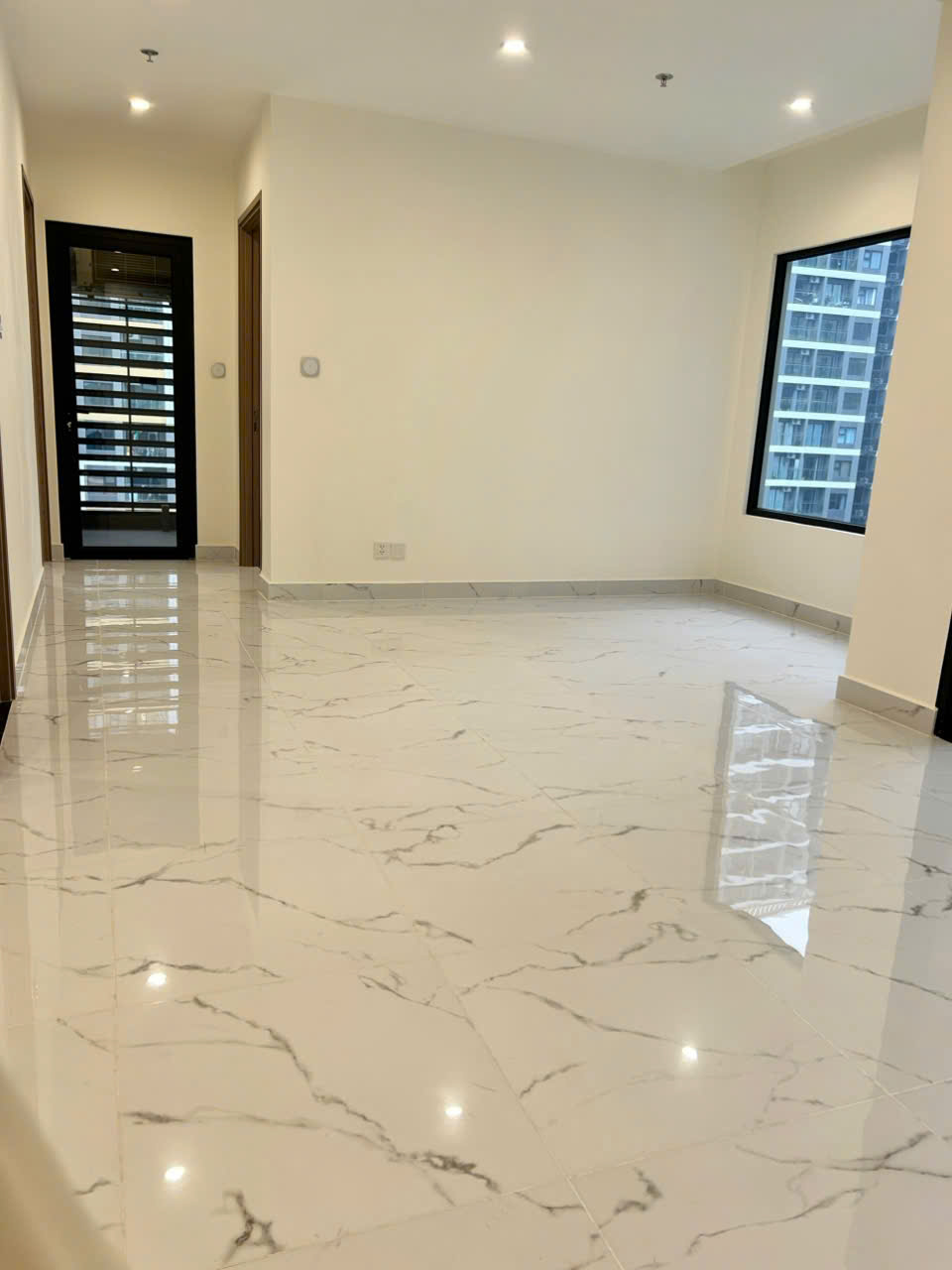 Bán căn 2PN Glory Heights  Vin Q9 DT 59m2 View Đông Bắc. Chỉ 3,35 tỷ