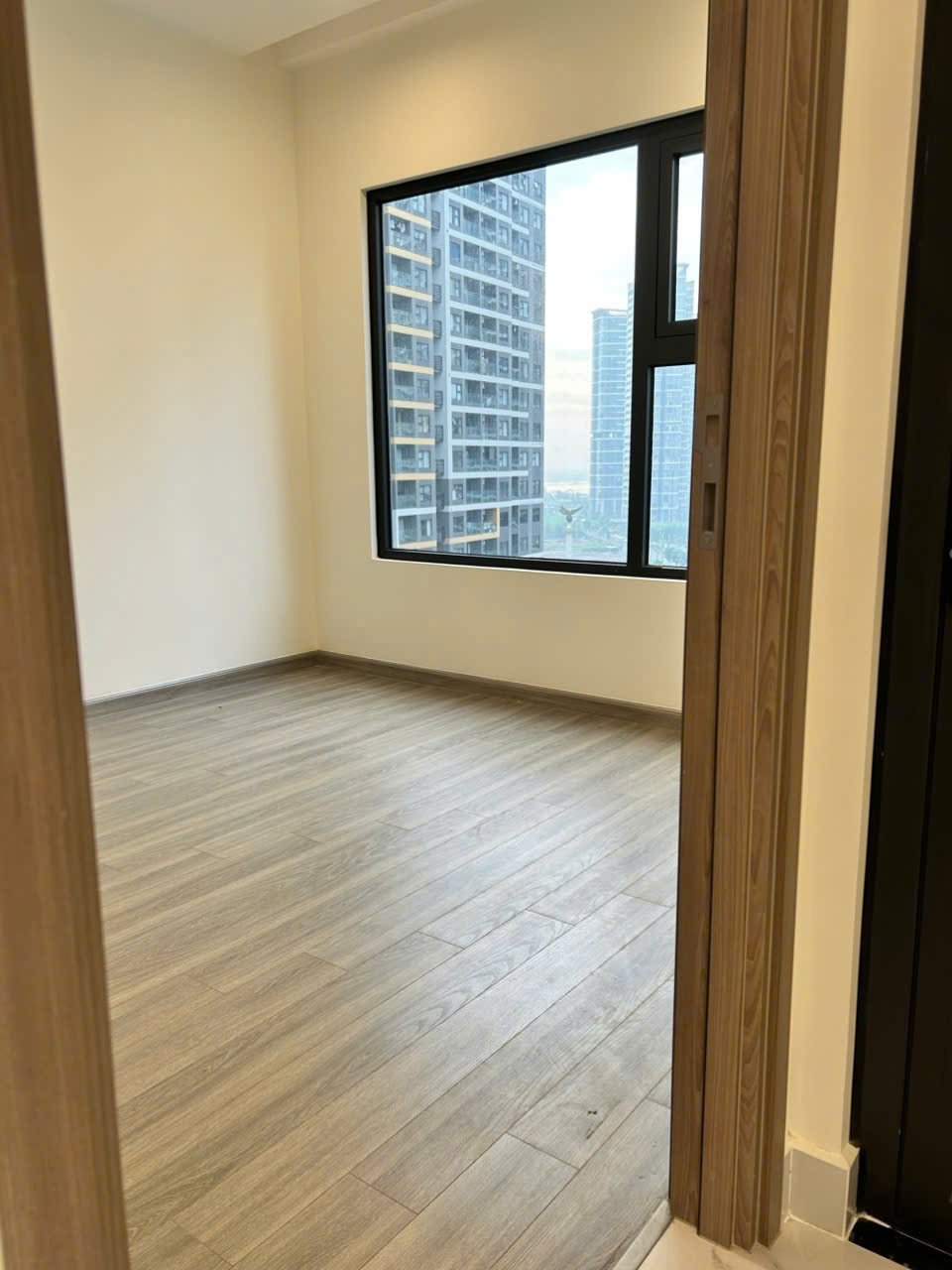 Bán căn 2PN Glory Heights  Vin Q9 DT 59m2 View Đông Bắc. Chỉ 3,35 tỷ
