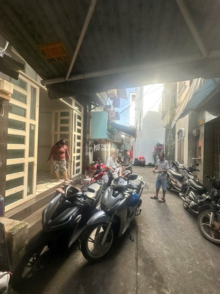 Hậu Giang Quận 6 - 36m2 - 2 tầng - hẻm trước nhà 4m sát mặt tiền giá 3,99 tỷ.